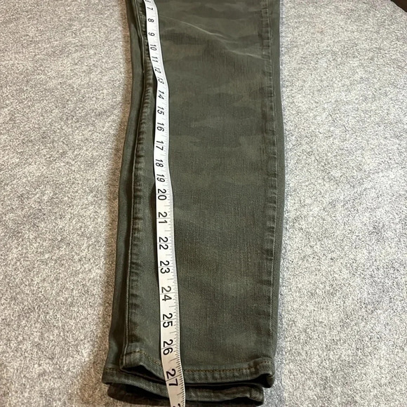 Sanctuary Social Ankle Skinny, Standard Rise, Size 28. Camo Print. - Picture 4 of 9